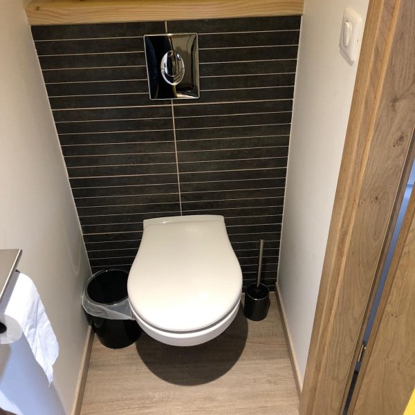 98F91DBE-5B3E-4765-BEA5-D00C34FD0E7E