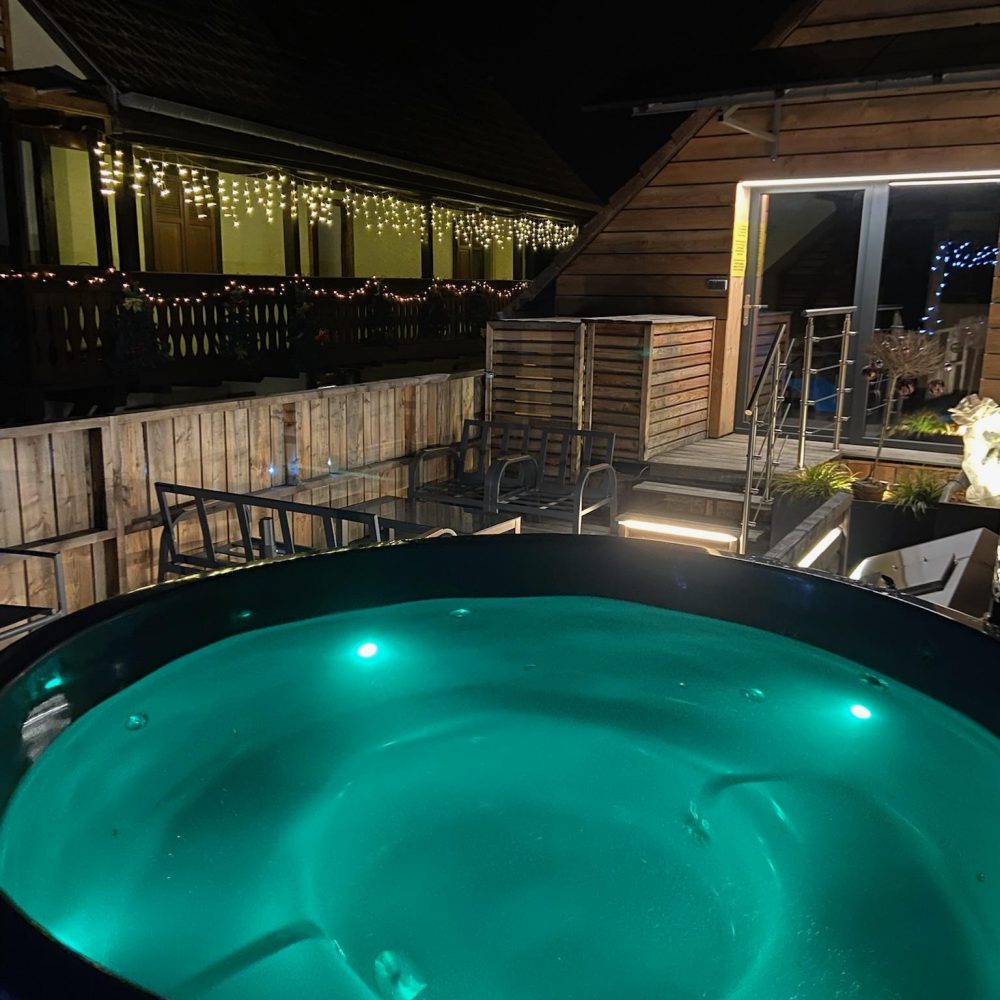 B6090A31-92C4-4C83-A260-7412A0F56F98