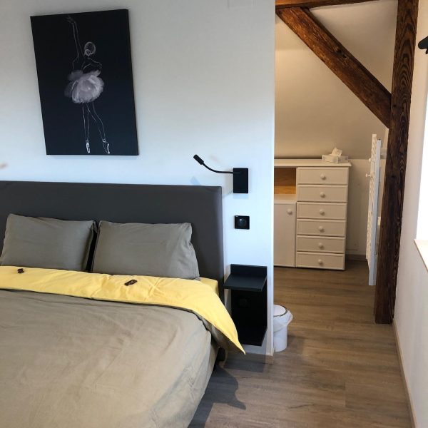 E0F7E283-F9BD-49D0-BC1A-6642857CFE60